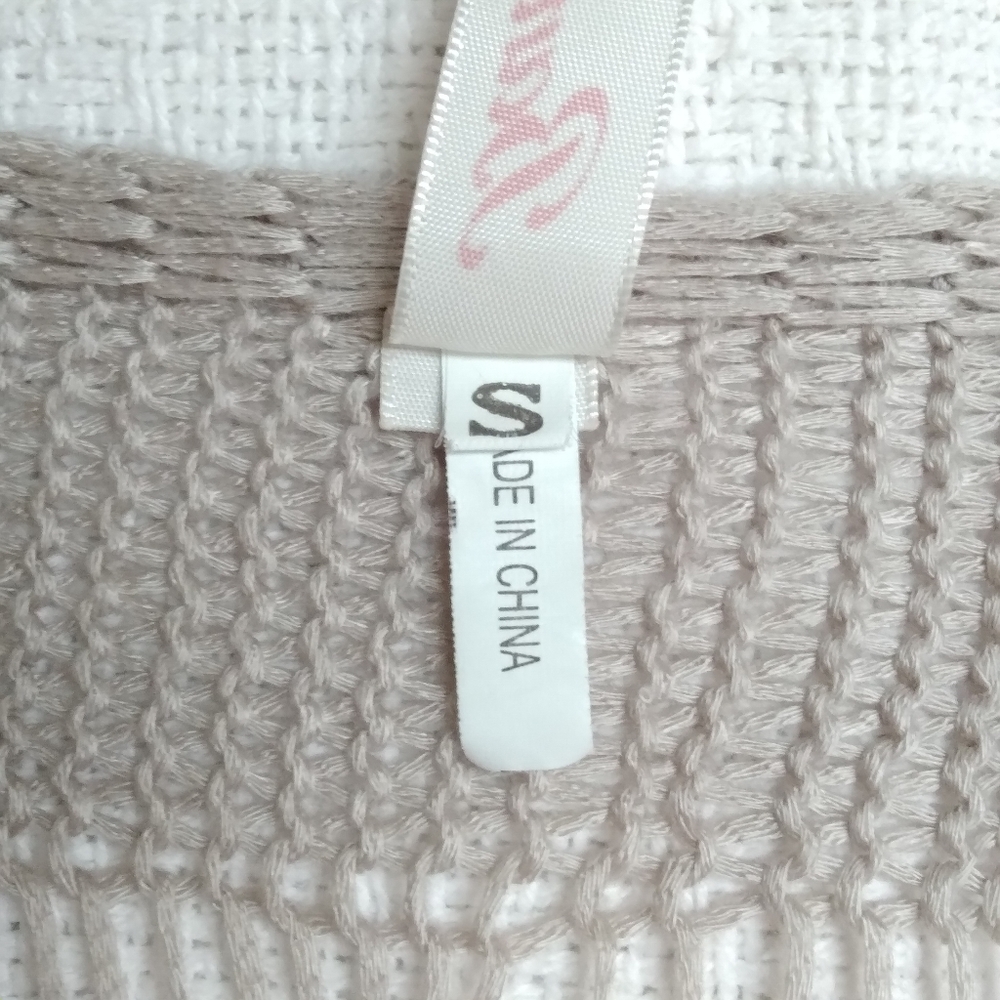 Banana Distressed Knitted Cover Up Flowy Top - Picture 7 of 7